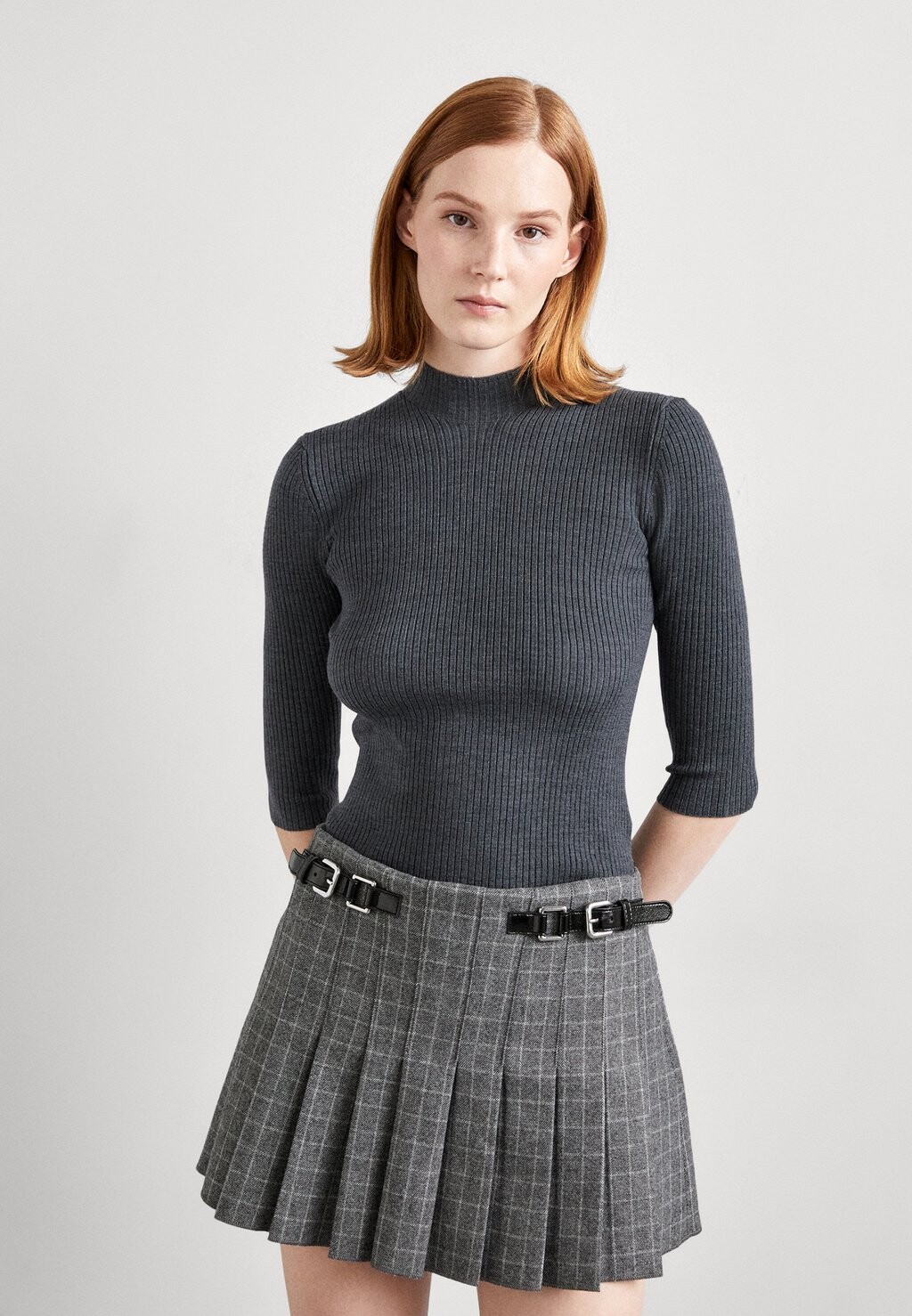 

Вязаный свитер MANUCLOVER maje, цвет gris