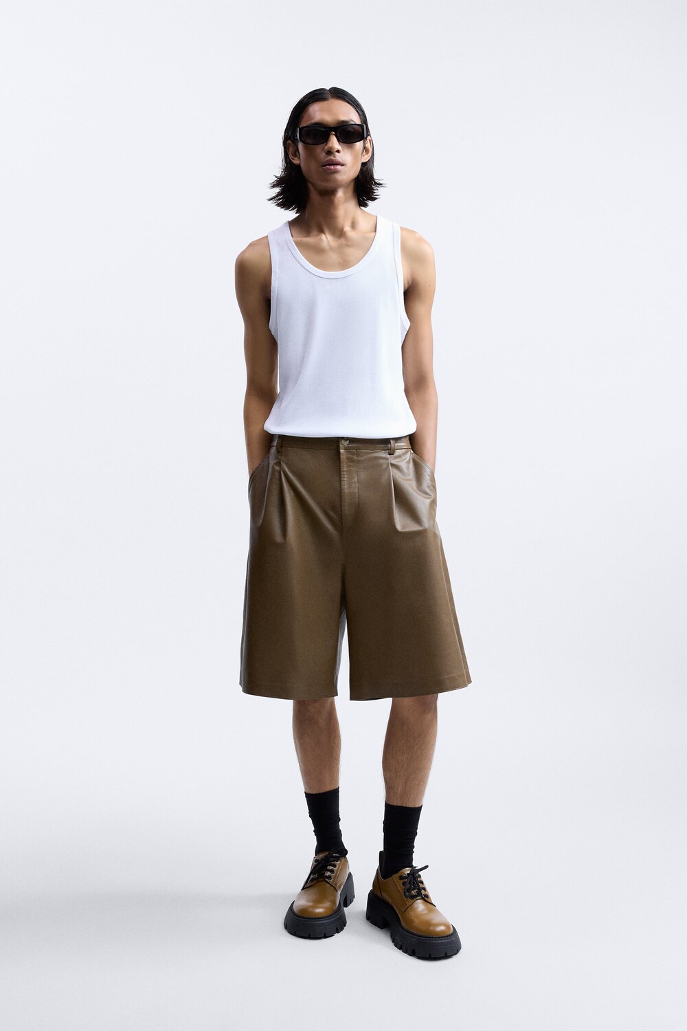 

Кожаные шорты, ограниченная серия Zara, средний цвет хаки
