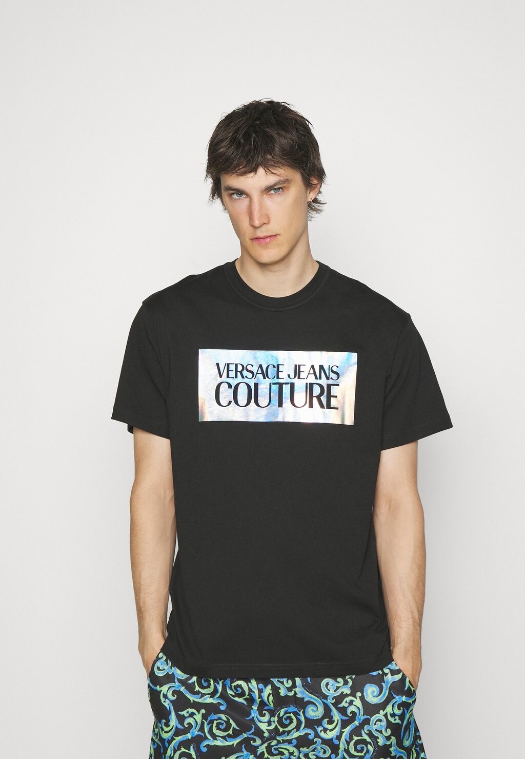 

Футболка с принтом Versace Jeans Couture, черный