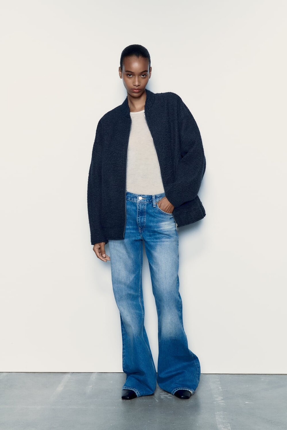 

Бомбер оверсайз из букле ZARA, синий