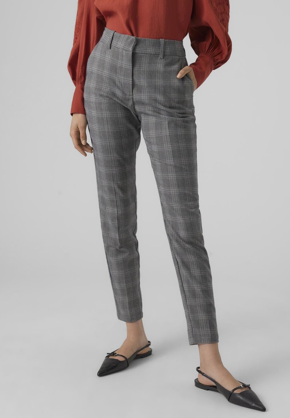 

Брюки Vmmalin Tapered Check Pant Vero Moda, цвет cloud dancer/grey/blue