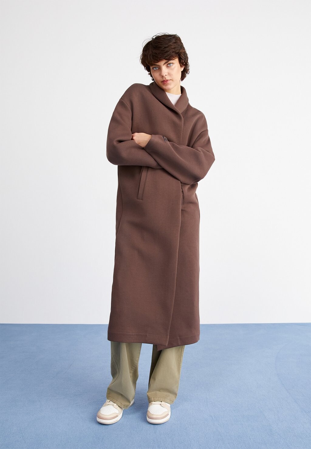 Пальто классическое TECH FLEECE DUSTER Nike Sportswear, цвет baroque brown/black леггинсы universa nike цвет baroque brown black