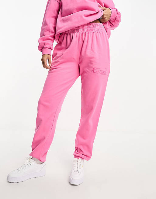 

Розовые джоггеры оверсайз от The Couture Club
