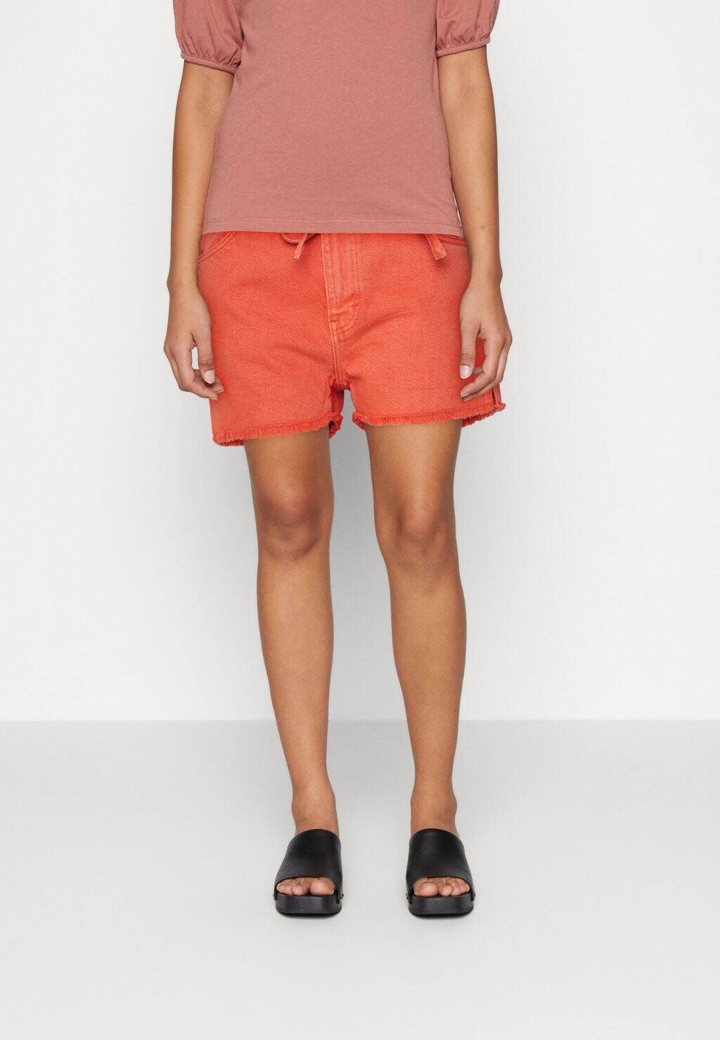 

Джинсовые шорты edc by Esprit