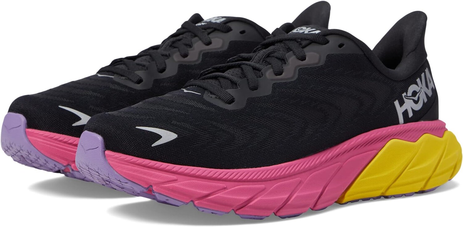 

Кроссовки Arahi 6 Hoka, цвет Black/Pink Yarrow