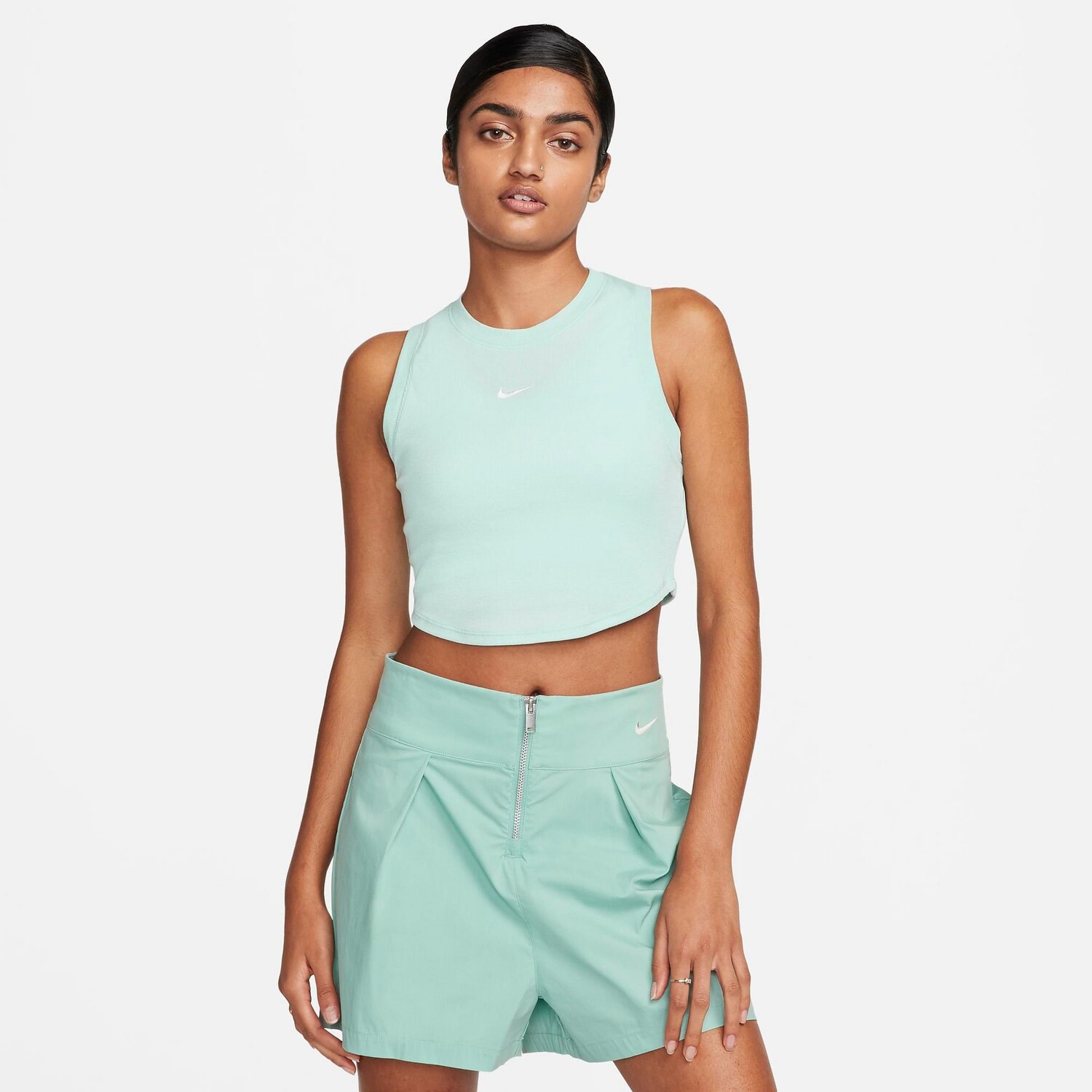 

Женская укороченная майка в рубчик Nike Sportswear Essential, зеленый