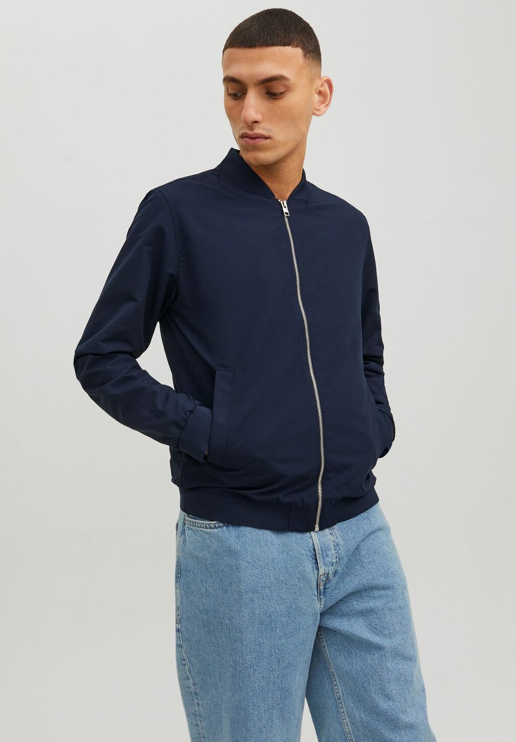 

Бомбер Chaquetas Jack & Jones JJEROY JACKET, цвет navy blazer