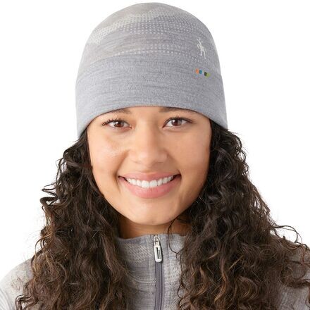 

Шапка-бини Merino 250 с манжетами Smartwool, цвет Light Gray Mountain Scape