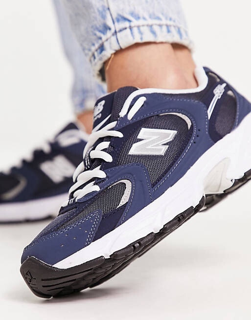

Темно-синие кроссовки New Balance 530