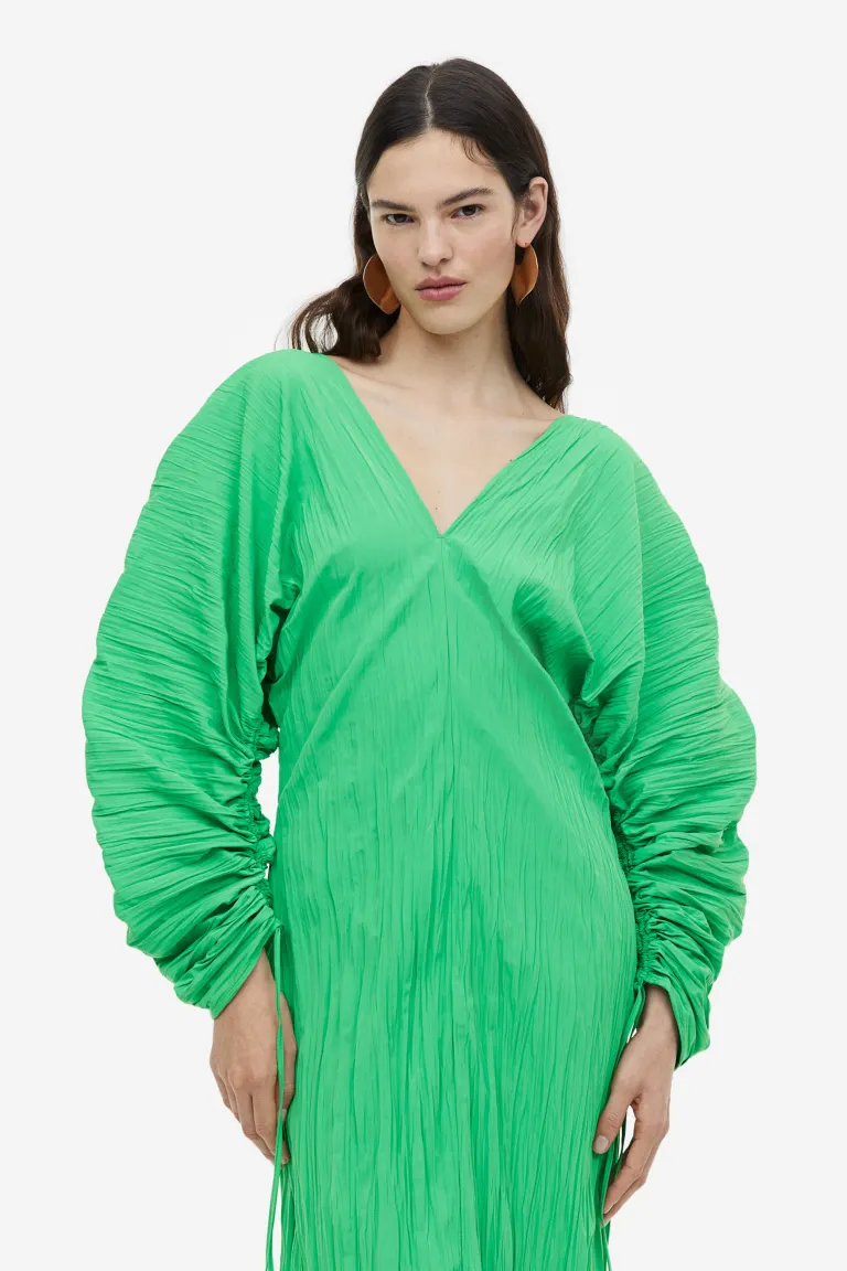 

Объемное платье H&M, зеленый