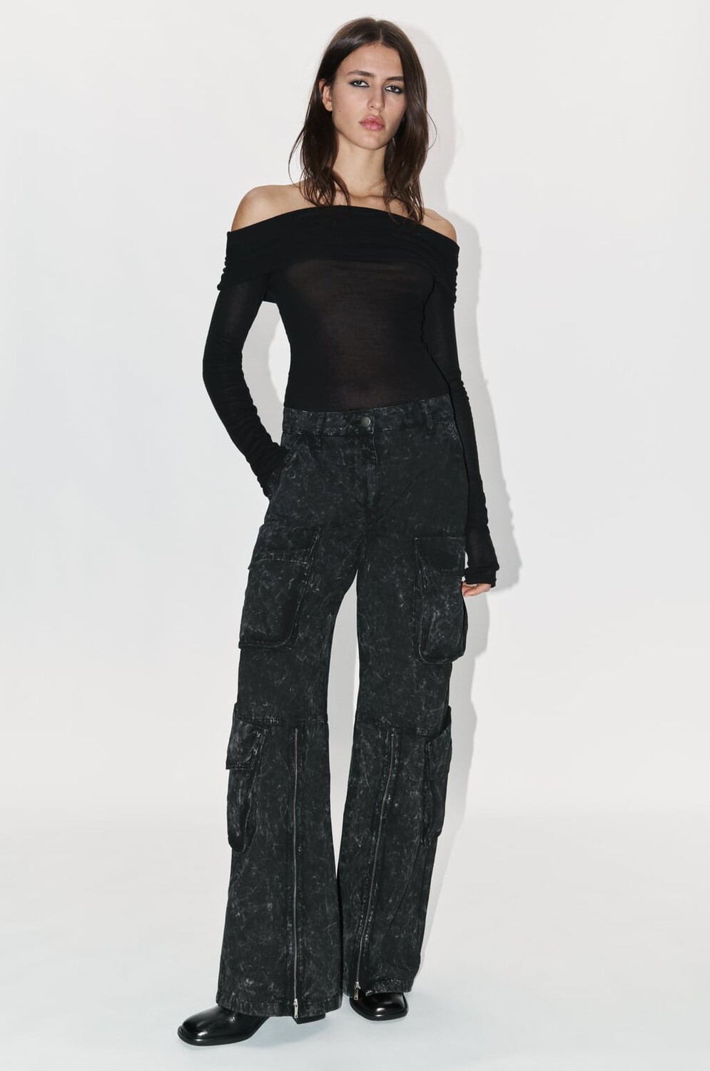 

Джинсы-карго свободного кроя средней посадки ZARA, темно-синий