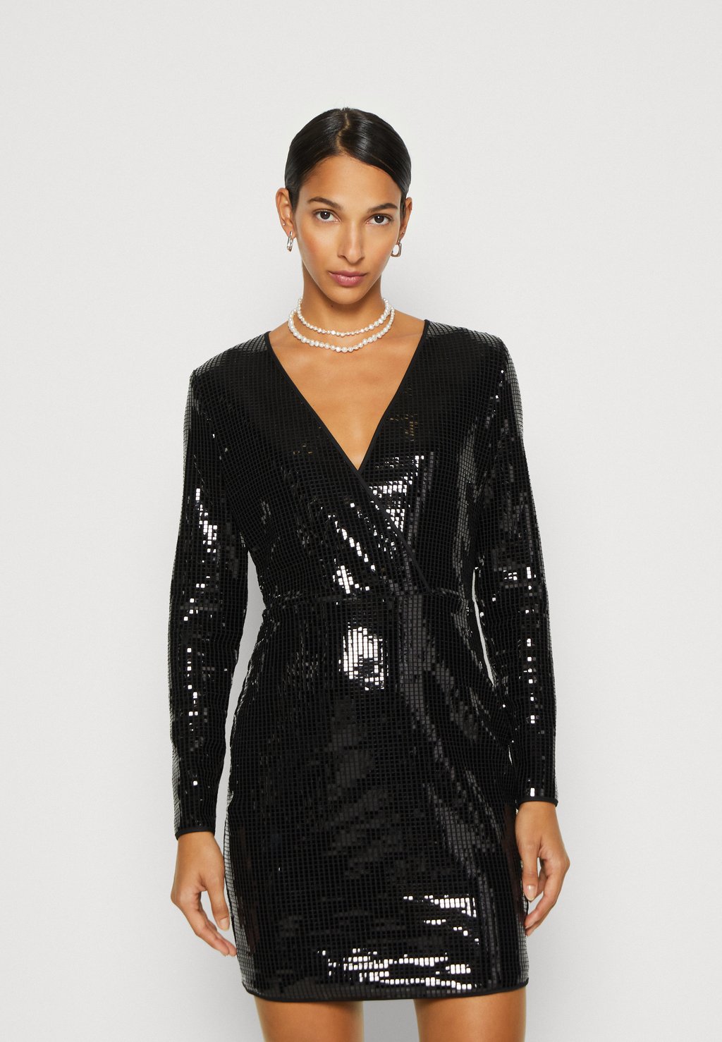 цена Элегантное платье Dress Armani Exchange, черный