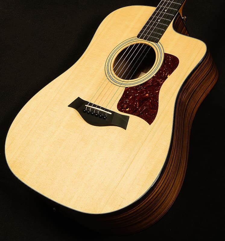 

Акустическая гитара Taylor Guitars 210ce Plus
