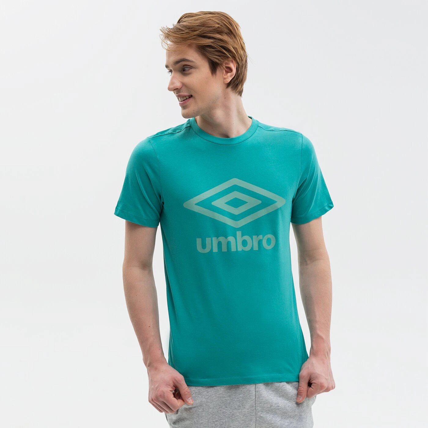 

Футболка Umbro с большим логотипом, синий