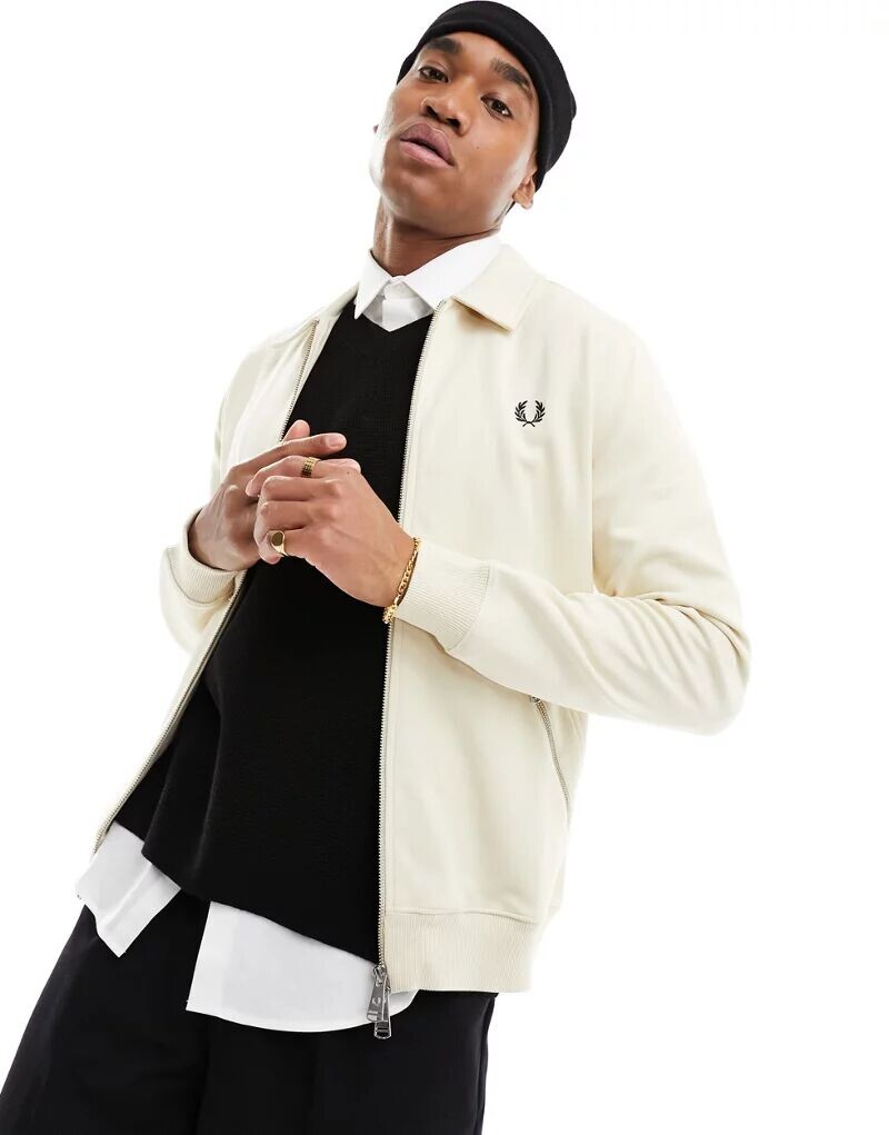 

Бежевая трикотажная куртка на молнии Fred Perry