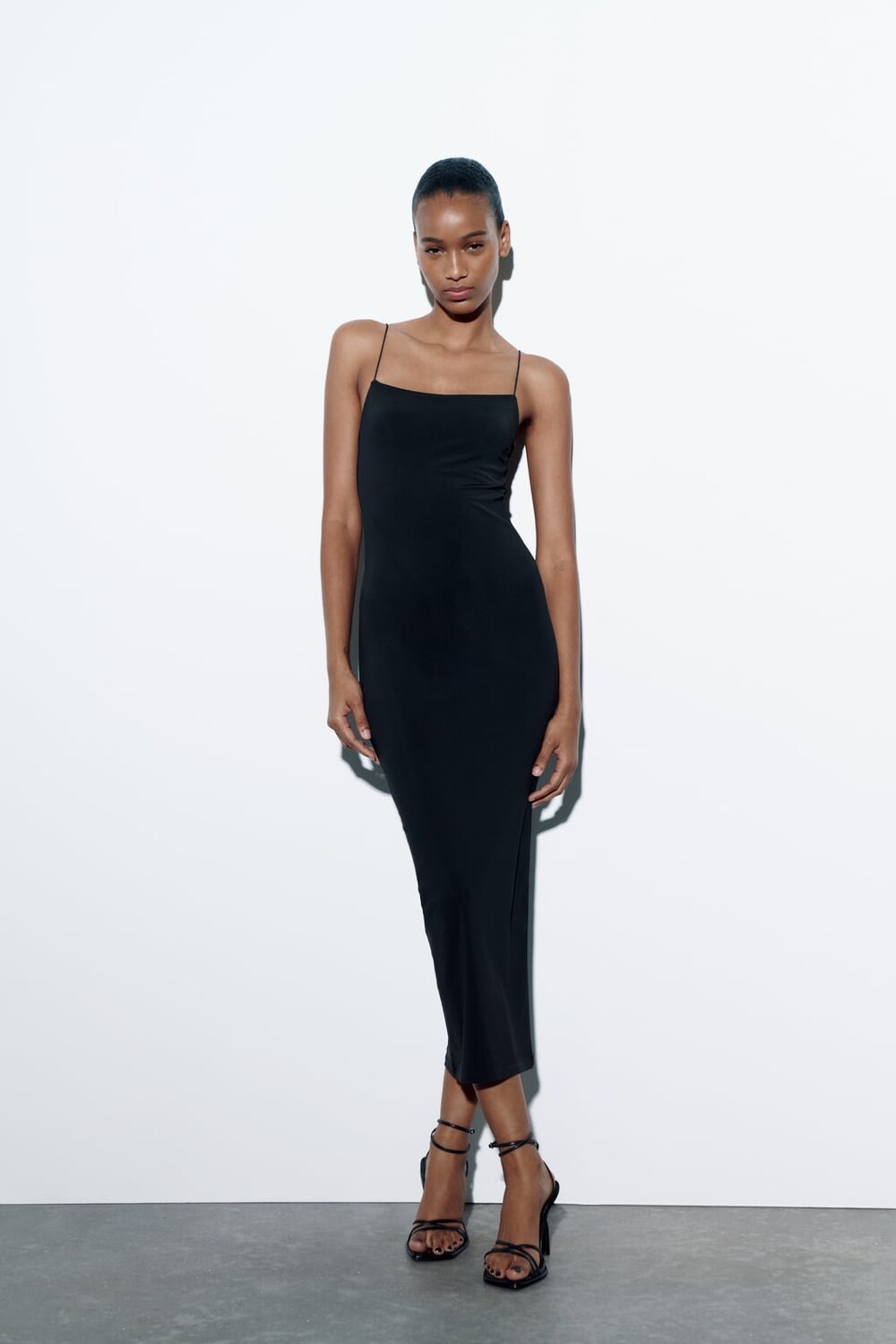 

Длинное эластичное платье ZARA, черный