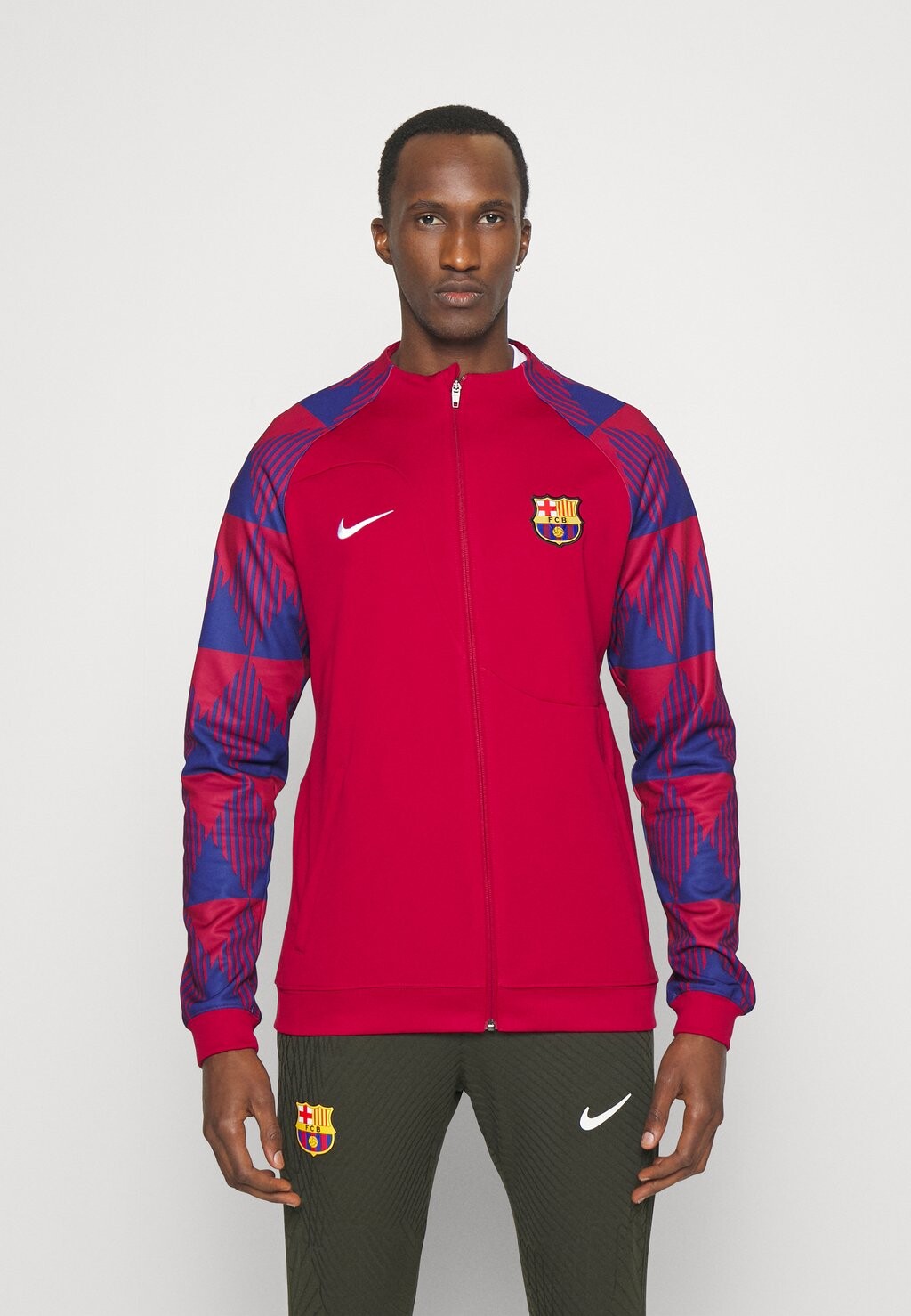 

Спортивная куртка Nike Fc Barcelona Academy Prematch Anthem Jacket, благородный красный / глубокий королевский синий