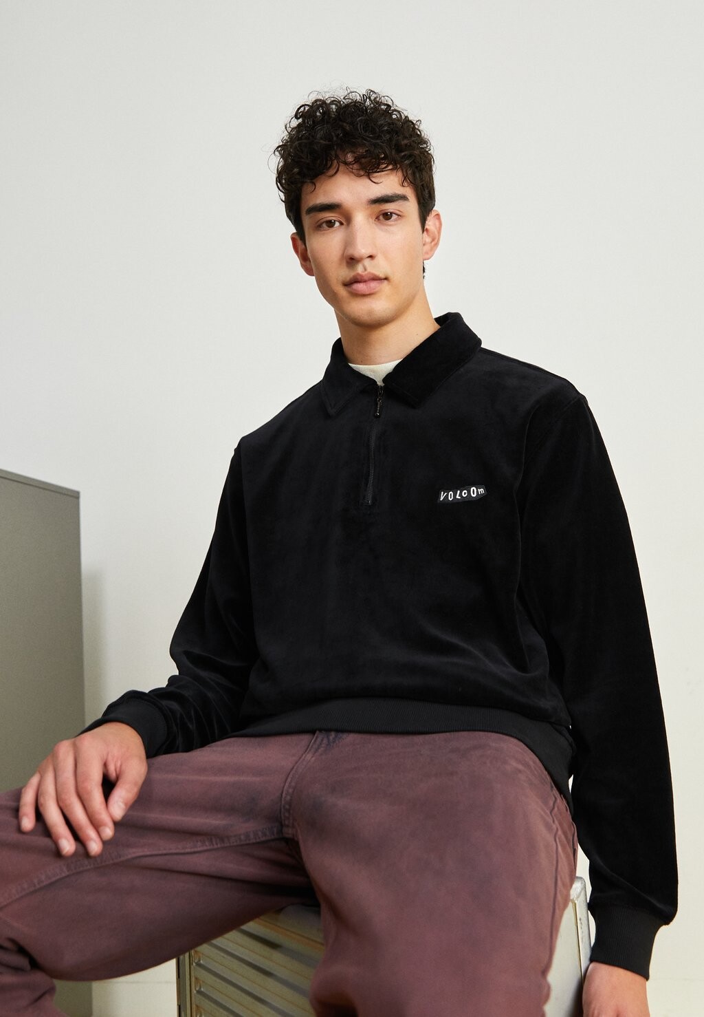 

Толстовка Volcom, черный