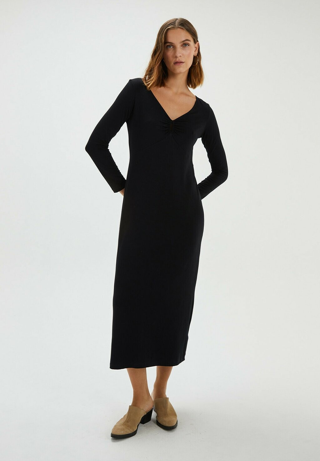 

Дневное платье FLUID WITH FRONT CUT OUT DETAIL System Action, цвет black