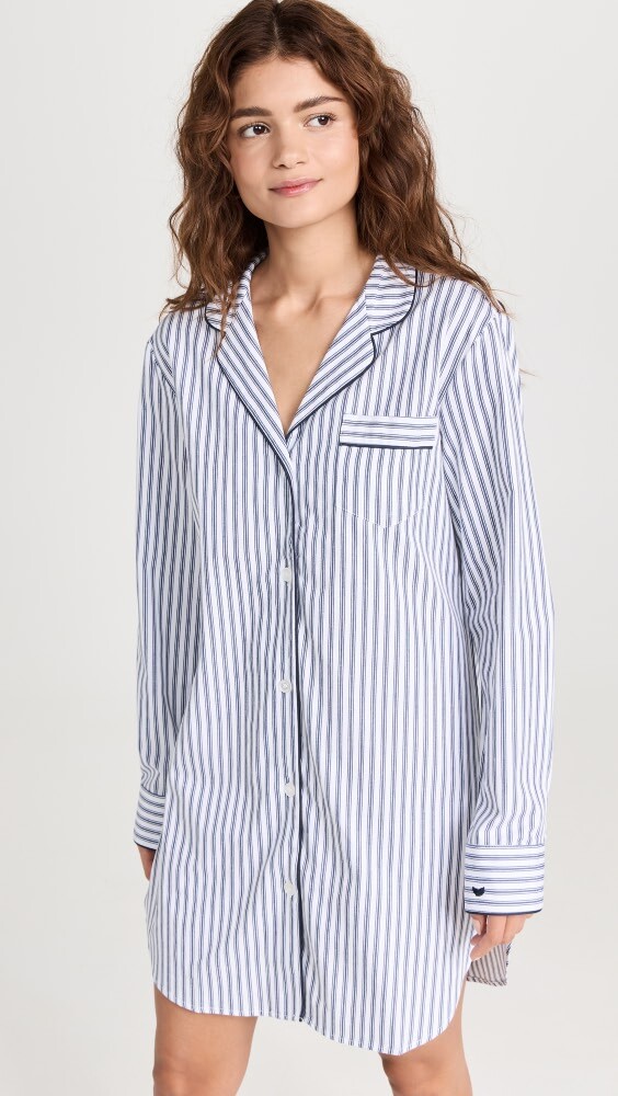

Рубашка Petite Plume Navy French Ticking Nightshirt, белый