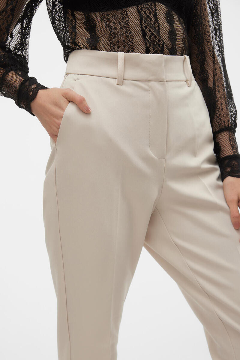

Узкие брюки с атласом Vero Moda, бежевый