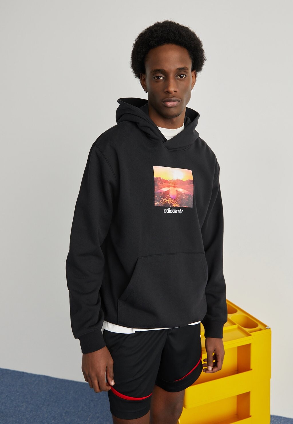 

Толстовка GRAPHIC HOODIE adidas Originals, цвет black