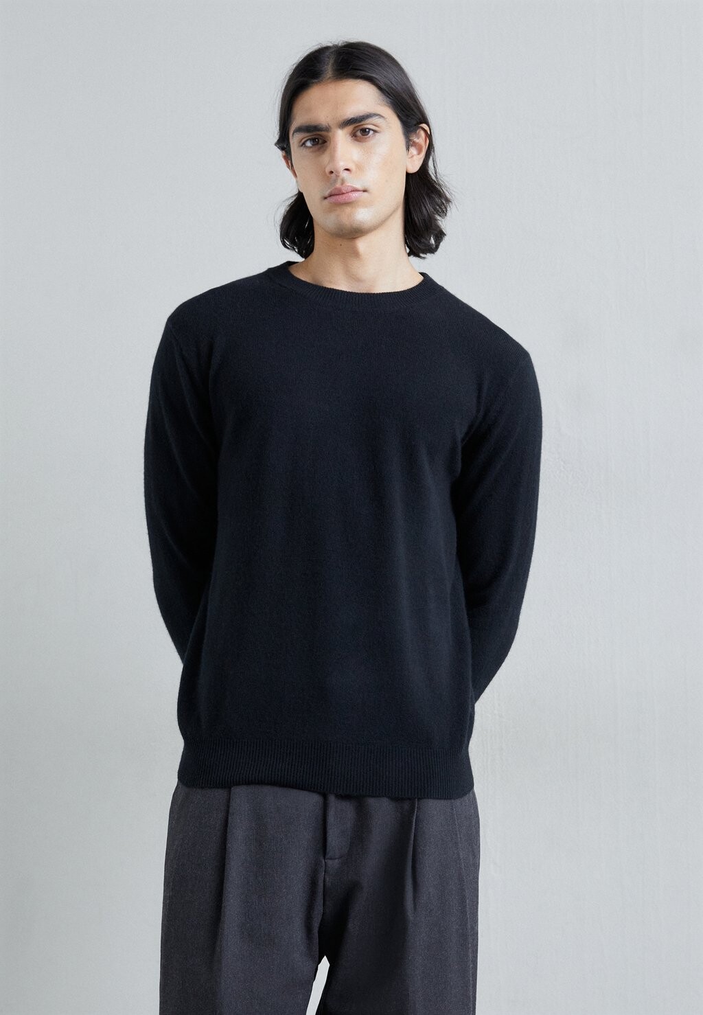 

Свитер Cashmere Plain Crew Neck KNITID, цвет jet black