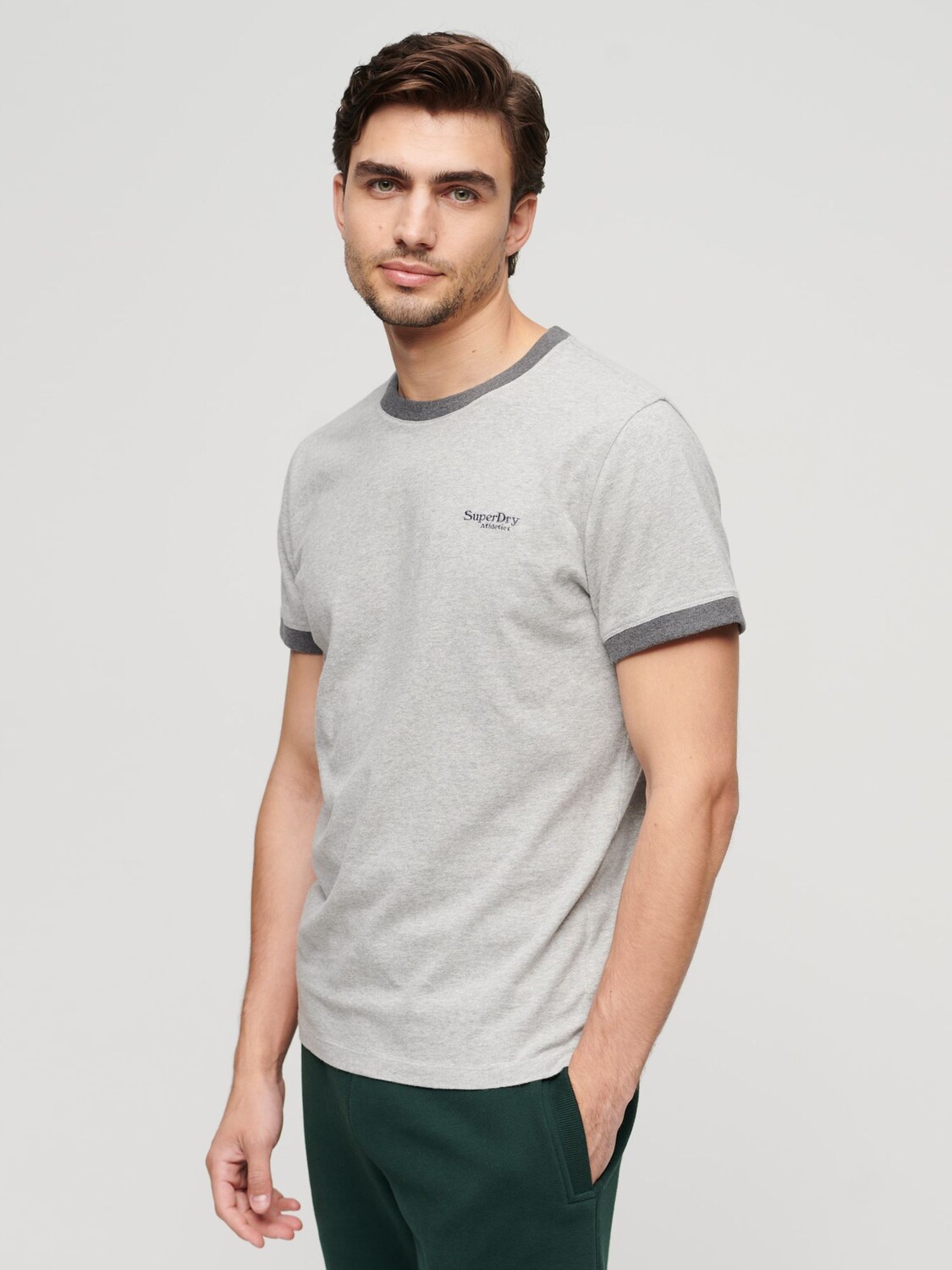 

Футболка с логотипом Essential из органического хлопка Superdry, богатый уголь