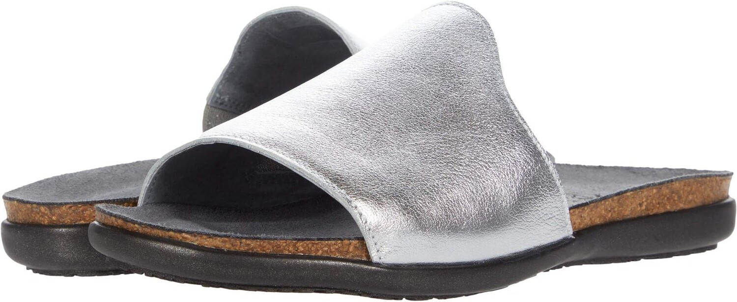 

Сандалии на плоской подошве Skylar Naot, цвет Soft Silver Leather