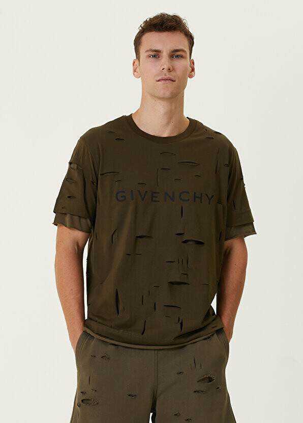 

Футболка цвета хаки с потертостями и детальным логотипом Givenchy