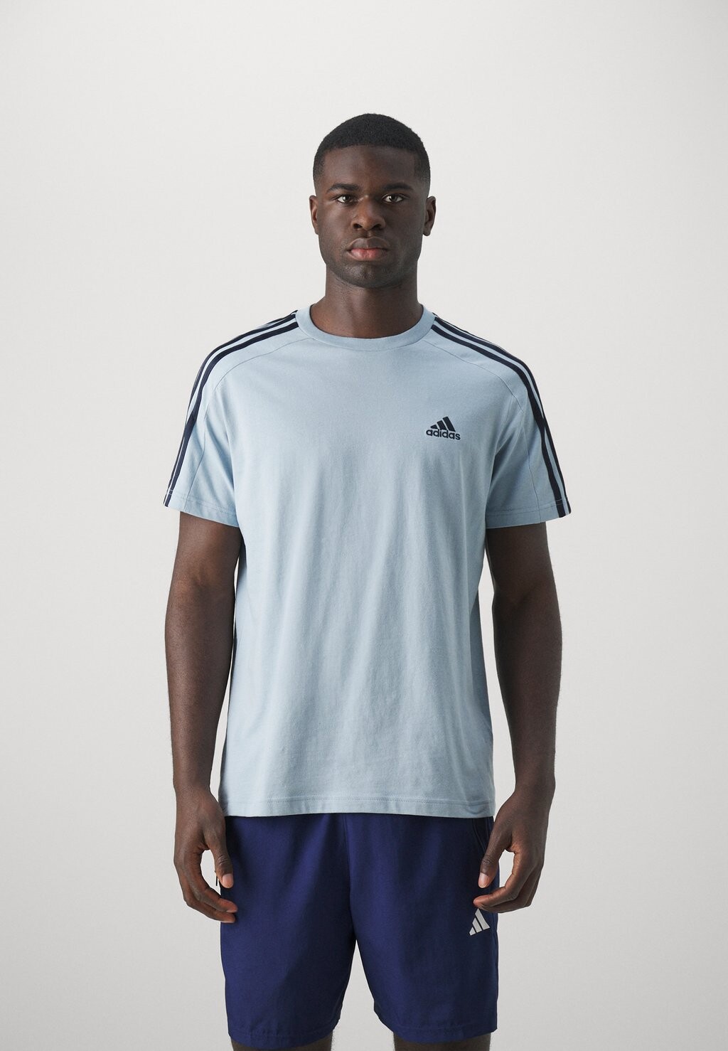 

Футболка с принтом Essentials Single 3 Stripes adidas Sportswear, синий