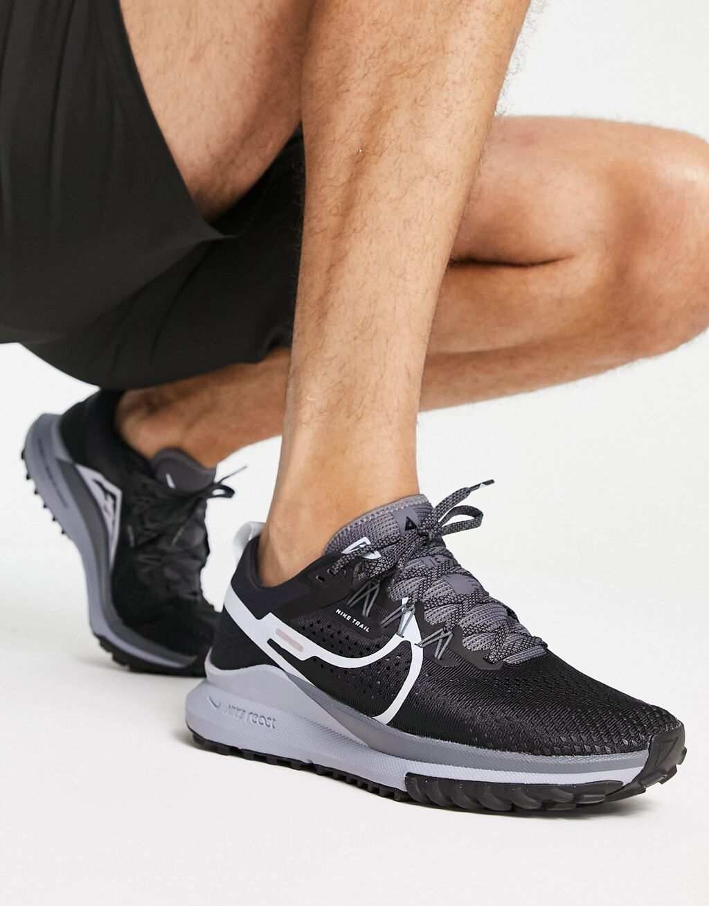 

Черно-белые кроссовки Nike Running Trail Pegasus 4, Черный;коричневый
