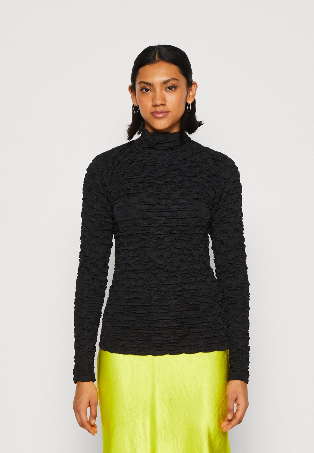 

Футболка с длинным рукавом SLFNANCY ROLL NECK Selected Femme, черная, Черный