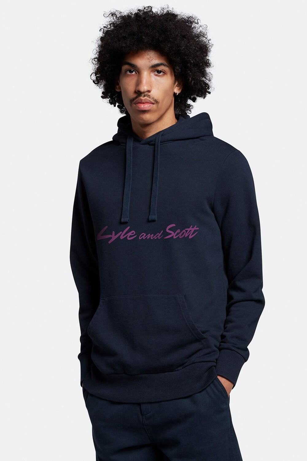 

Синяя толстовка с надписью Lyle & Scott, синий