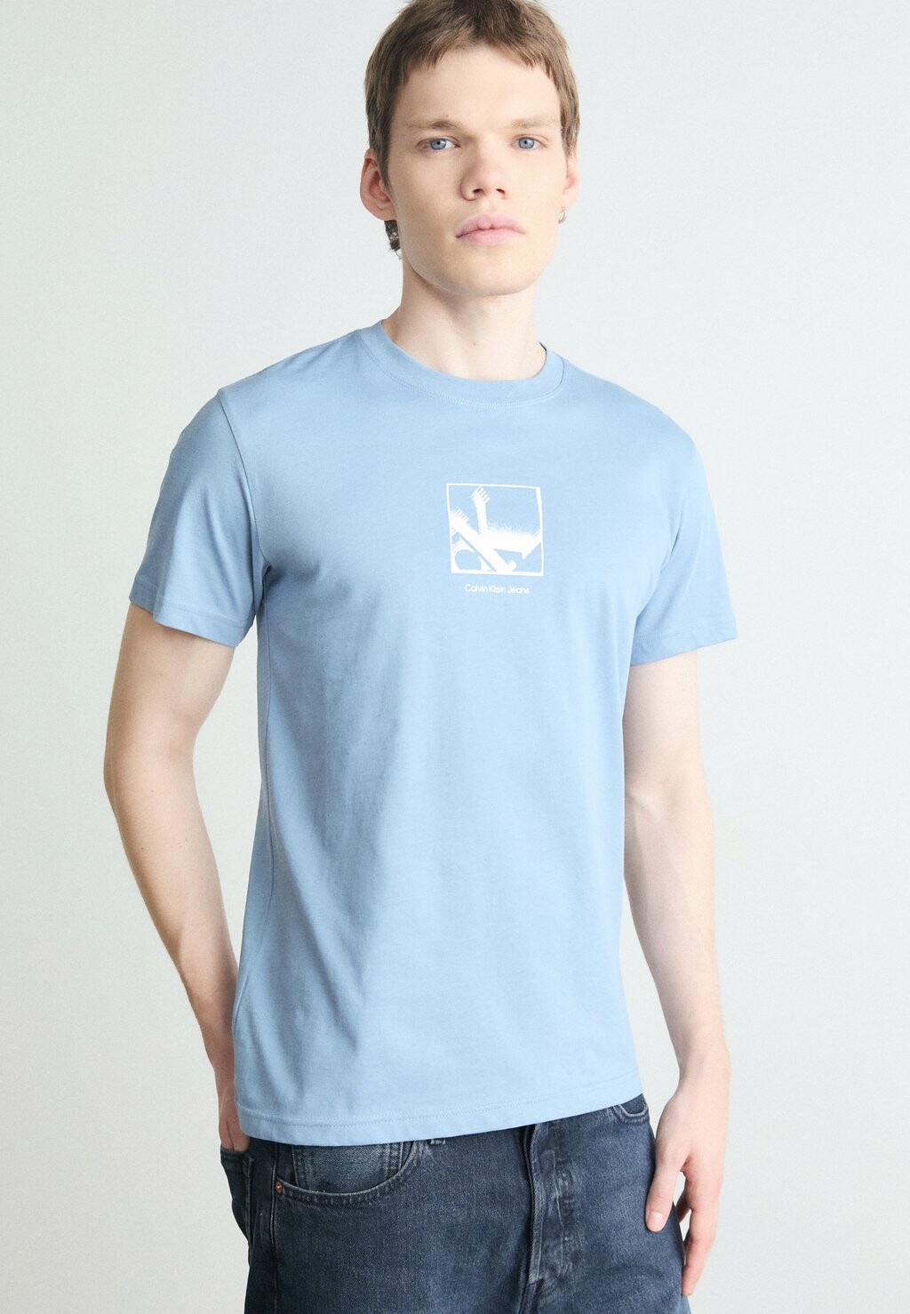 

Футболка с принтом GRID BOX TEE Calvin Klein, синий