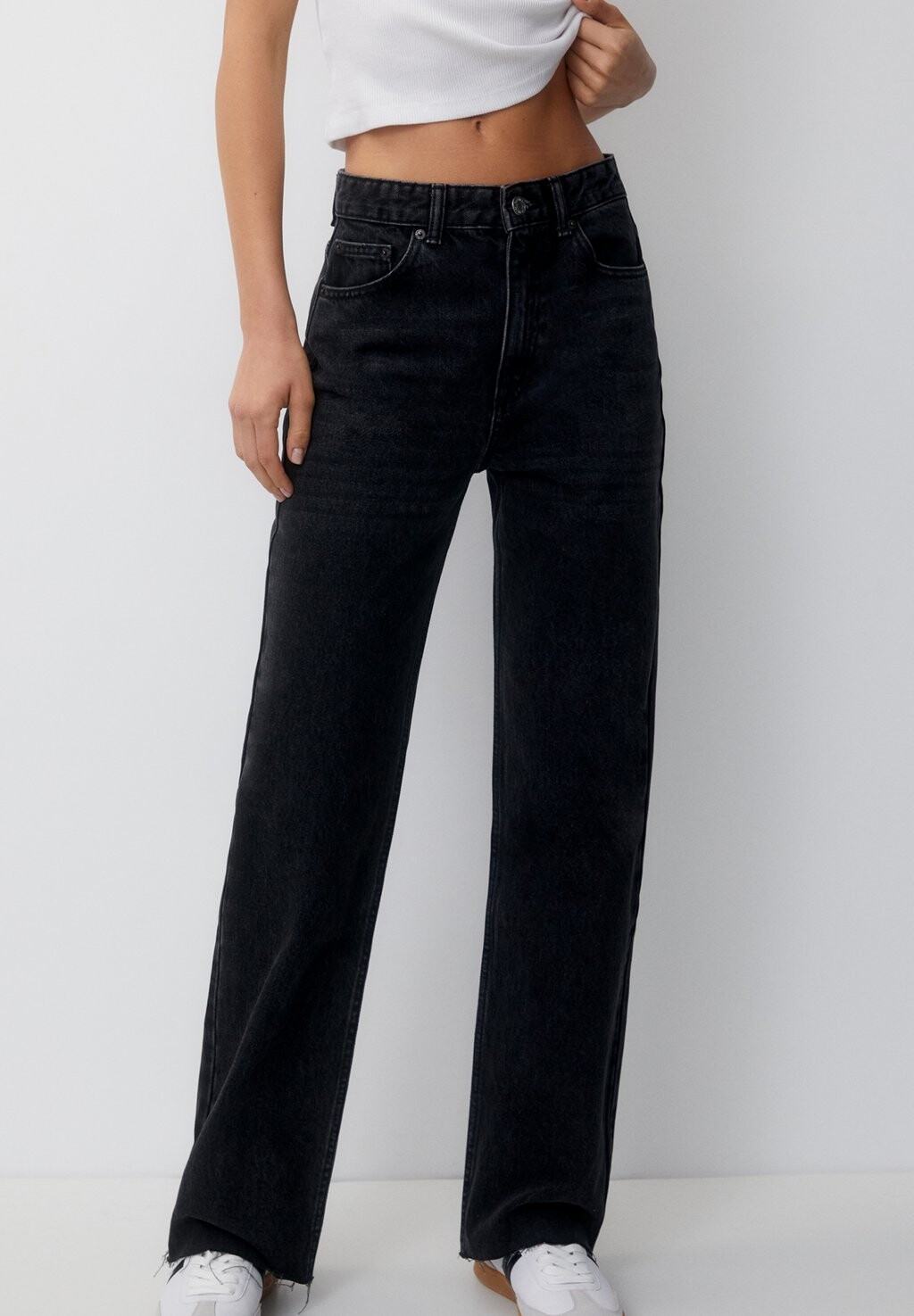 

Джинсы-сигареты Basic PULL&BEAR, черный