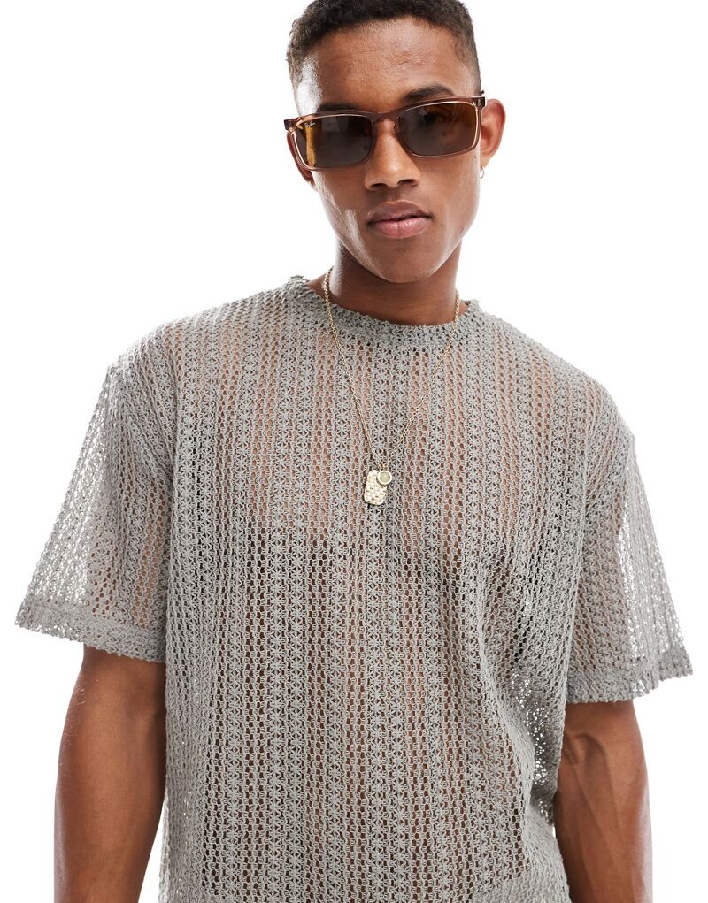 

Серая футболка оверсайз, связанная крючком ASOS DESIGN