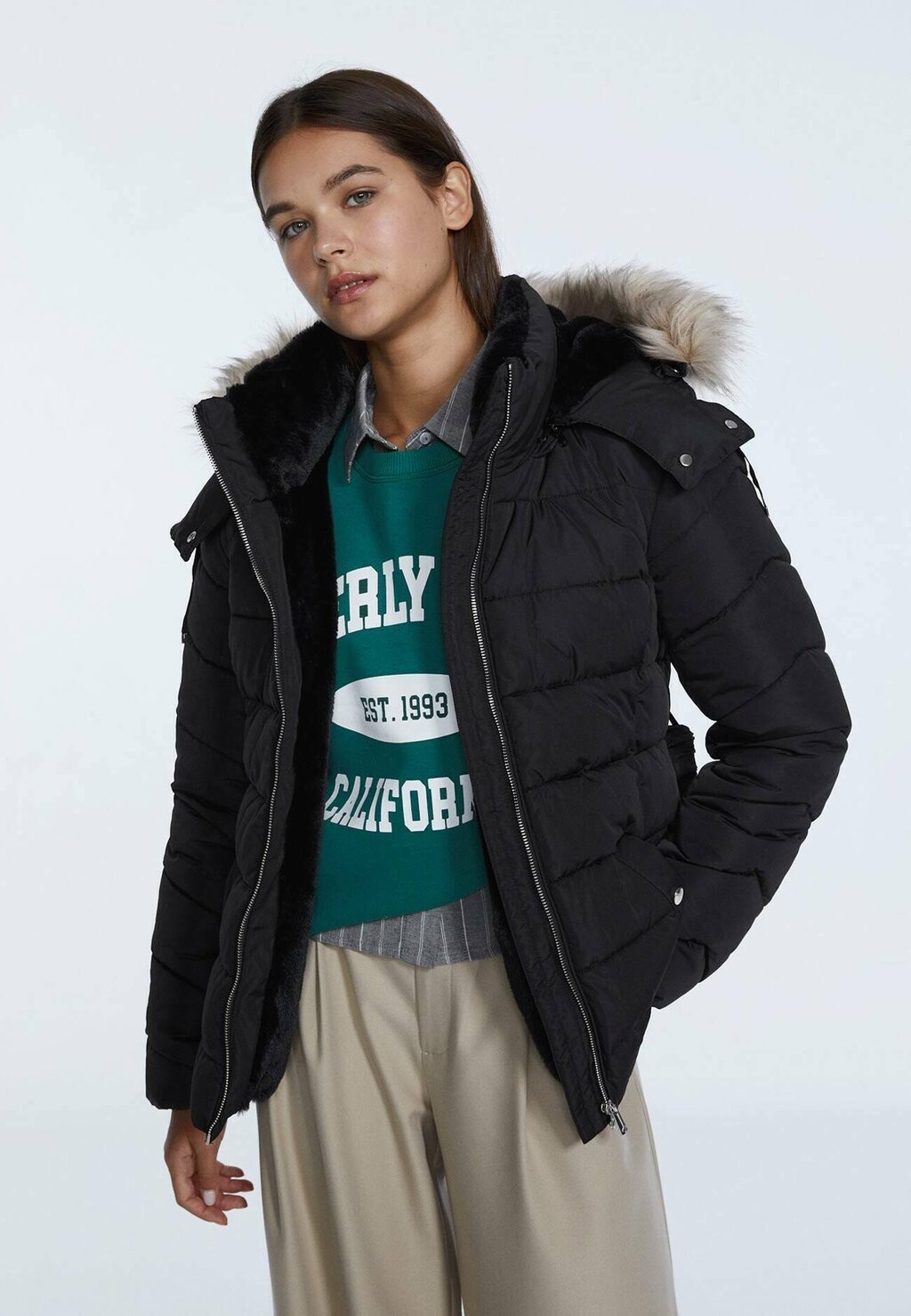 

Куртка зимняя Stradivarius, Черный