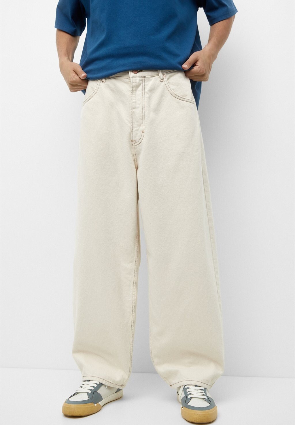 

Джинсы прямого кроя PULL&BEAR