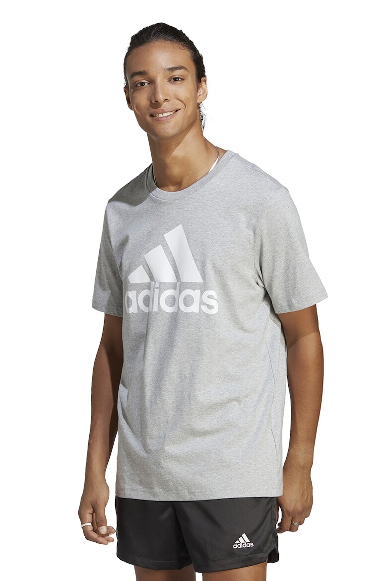 

Футболка с увеличенным логотипом Adidas Sportswear, белый