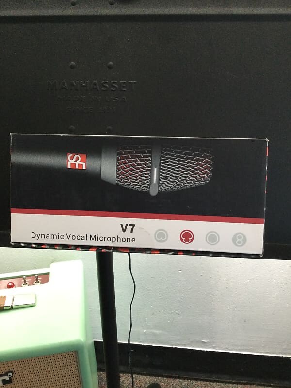 

Динамический микрофон sE Electronics V7 Handheld Supercardioid Dynamic Microphone