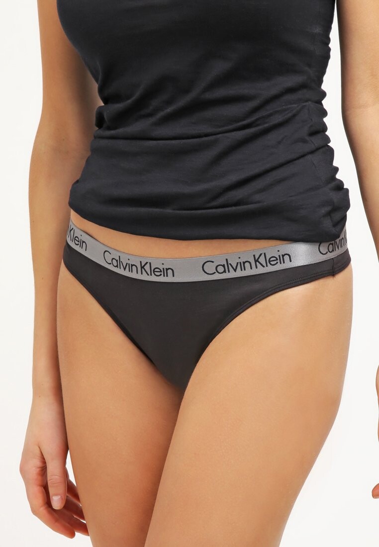 

Стринги Calvin Klein Underwear, черный