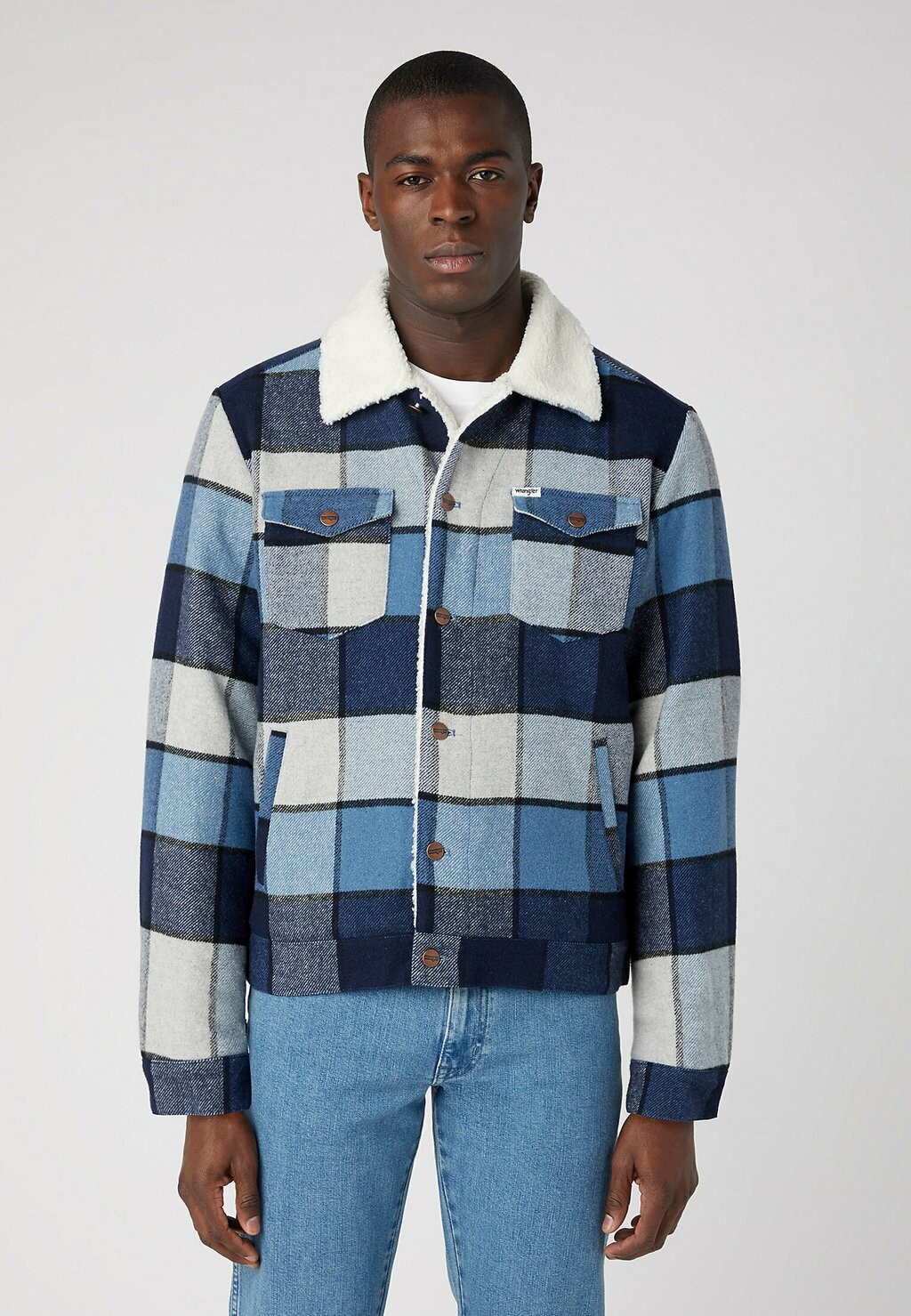 

Куртка Wrangler TRUCKER, цвет captains blue