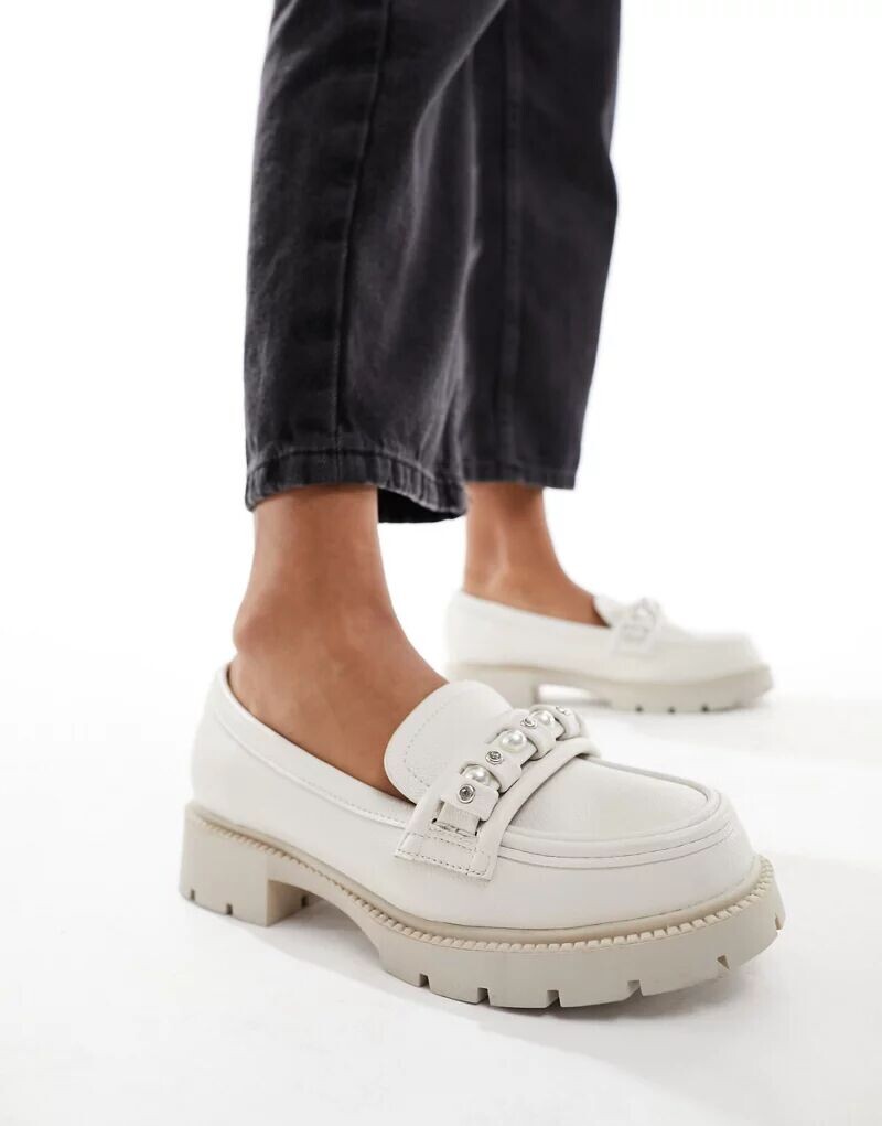 

Массивные кремовые лоферы River Island с уздечкой