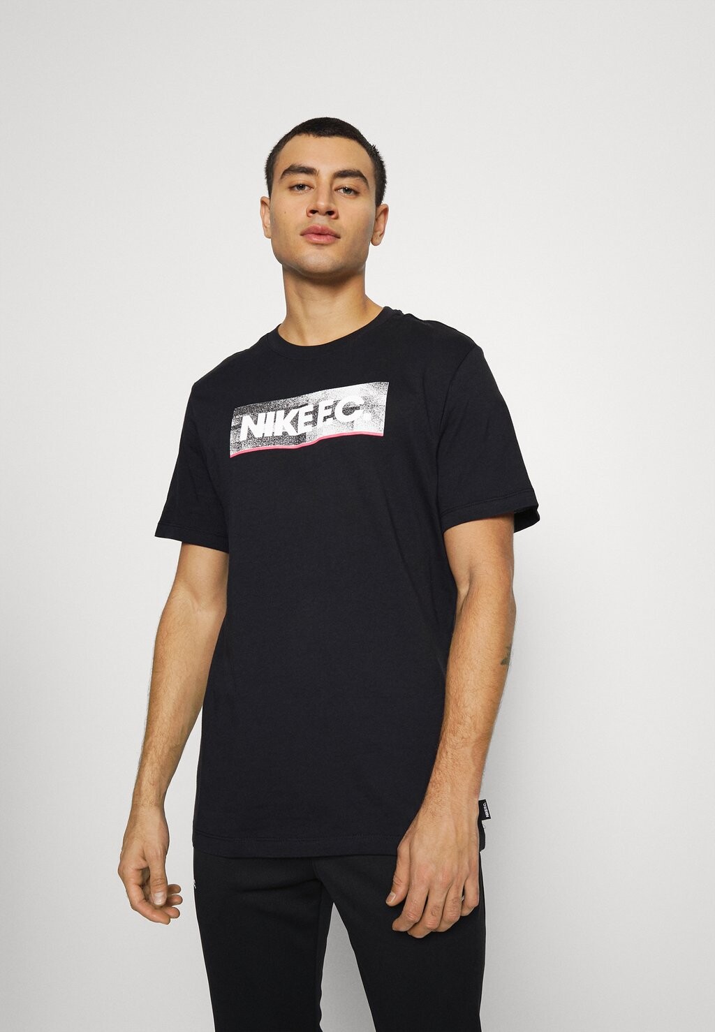 

Футболка с принтом Nike, черный