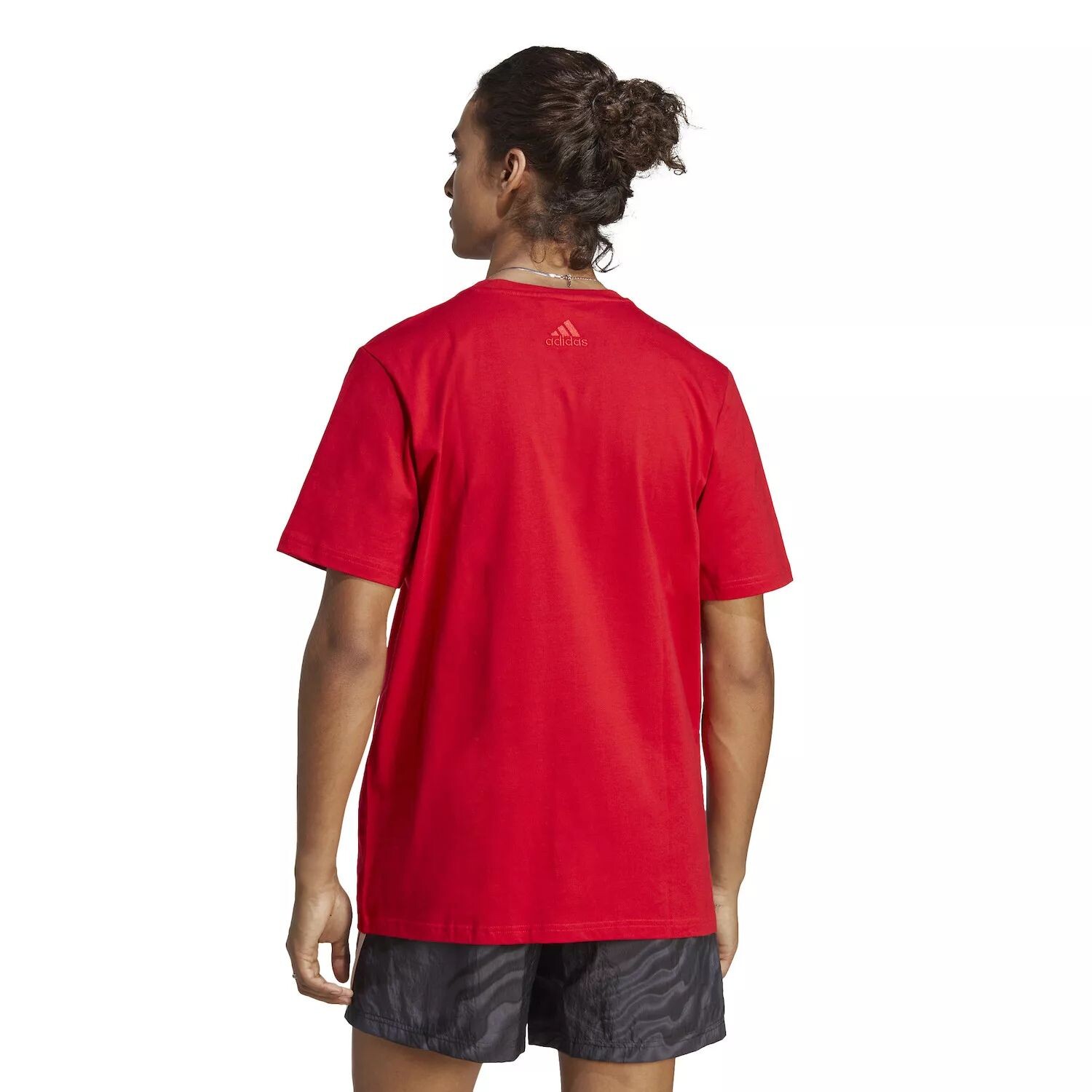 

Мужская футболка с большим логотипом adidas Essentials