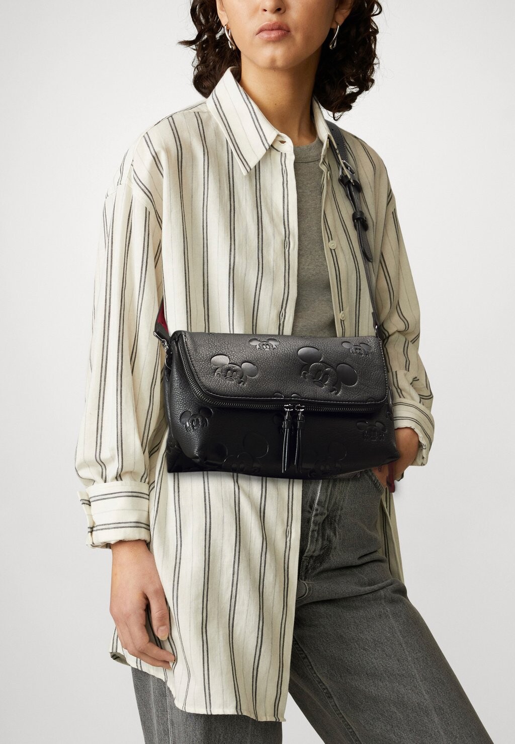 

Сумка через плечо Desigual, черный