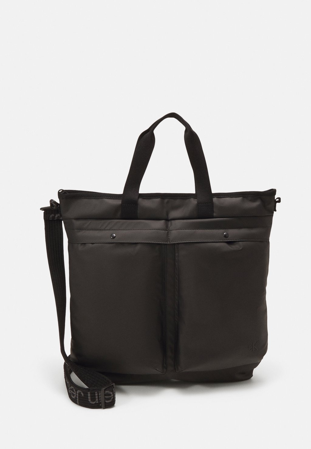 Сумка ULTRALIGHT HELMET BAG Calvin Klein Jeans, цвет black цена и фото