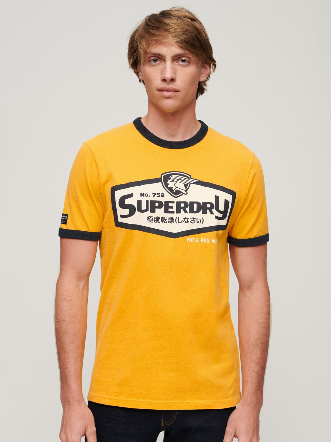 

Классическая американская футболка Ringer с логотипом Core Superdry, юта голд/вмс