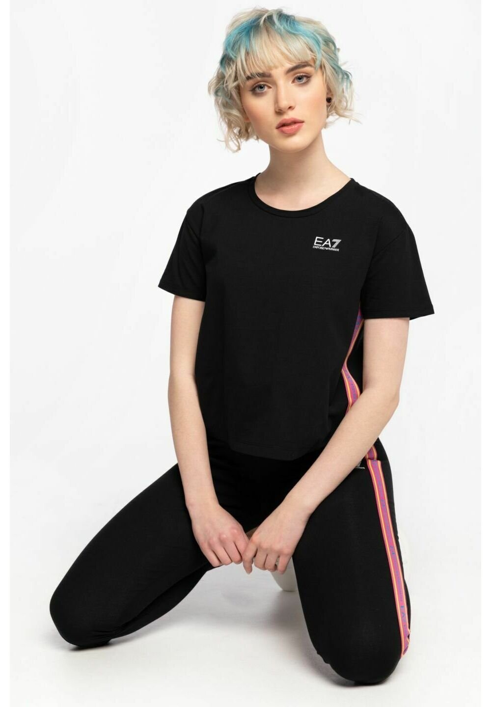 

Базовая футболка Armani Emporio, черный
